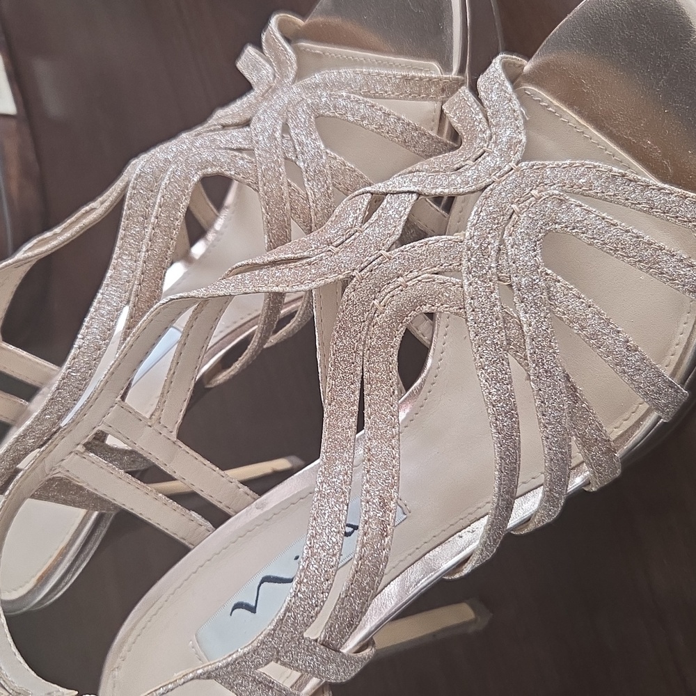 Women's Glitter Strappy Platform Sandals - Gold
